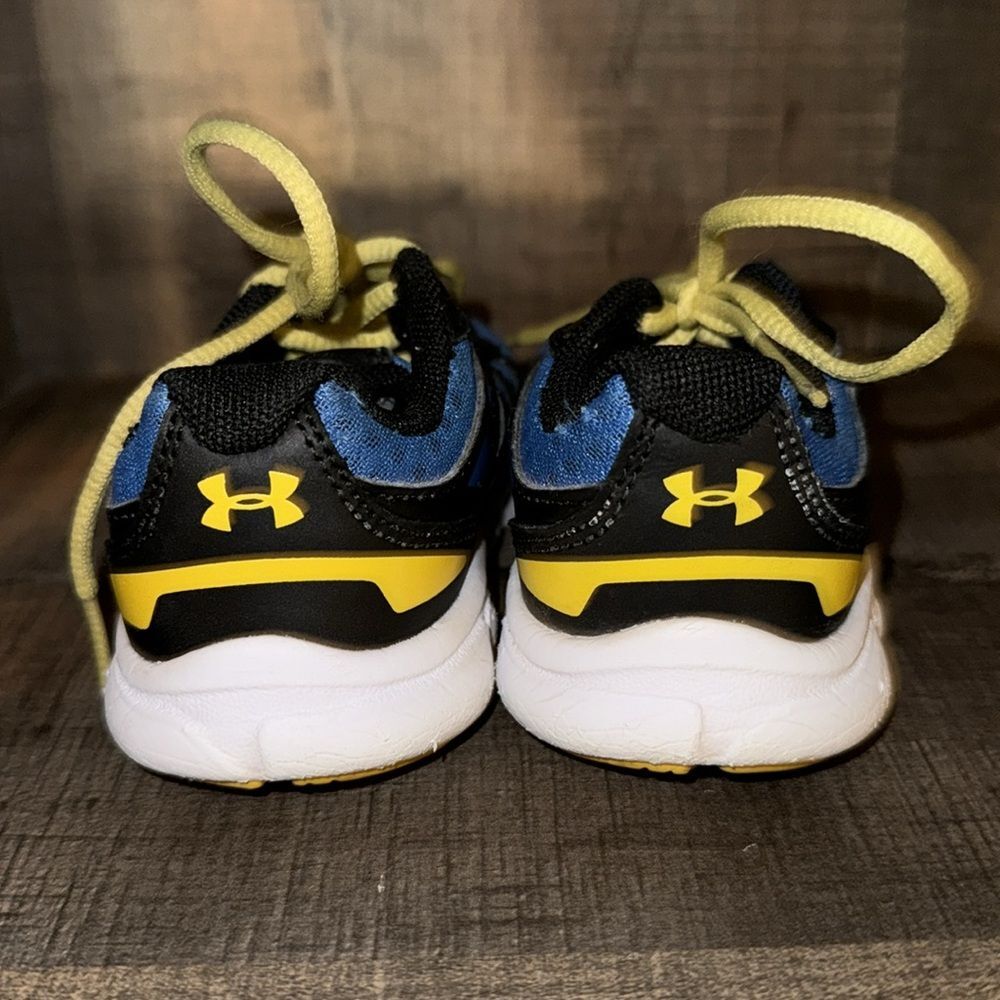 UNDER ARMOUR INFANT SNEAKERS- size 5 - Picture 8 of 10